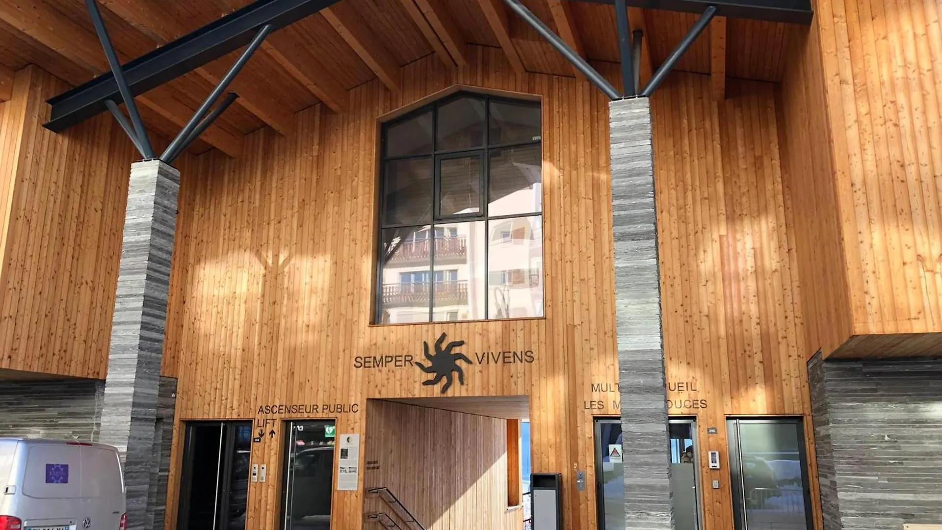 Appartement Spacieux A Tignes Avec Jacuzzi Et Parking, Ideal Pour 12 Personnes - Fr-1-641-117