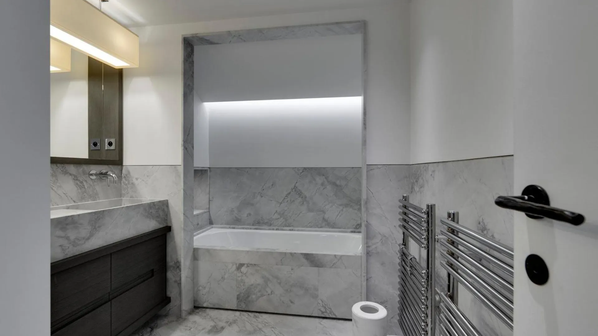 Appartement Spacieux A Tignes Avec Jacuzzi Et Parking, Ideal Pour 12 Personnes - Fr-1-641-117 0*,