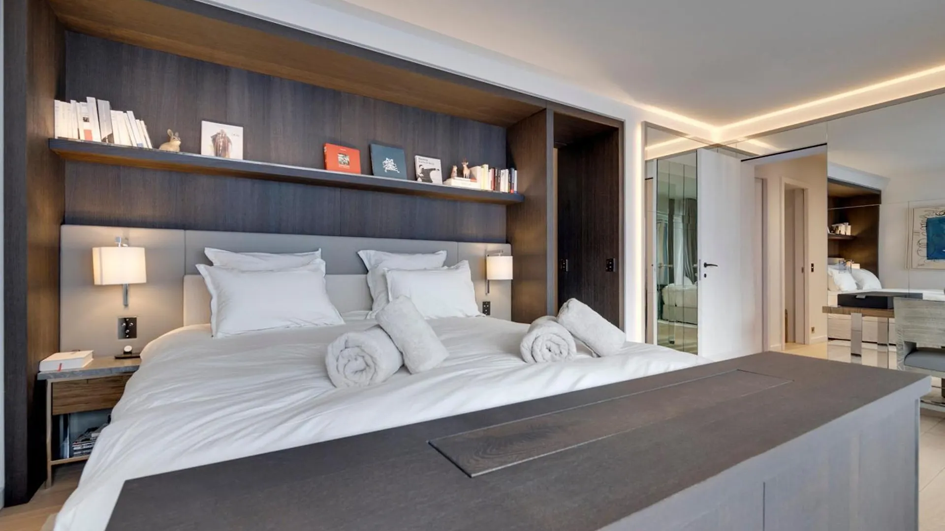 Appartement Spacieux A Tignes Avec Jacuzzi Et Parking, Ideal Pour 12 Personnes - Fr-1-641-117 0*,  France